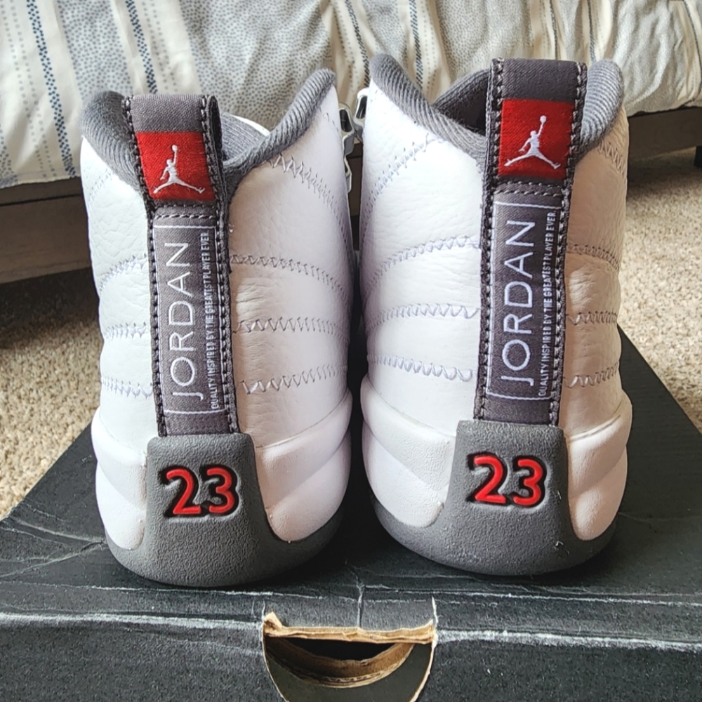 Air Jordan Retro 12 (GS) White Dark Grey - Picture 5 of 10